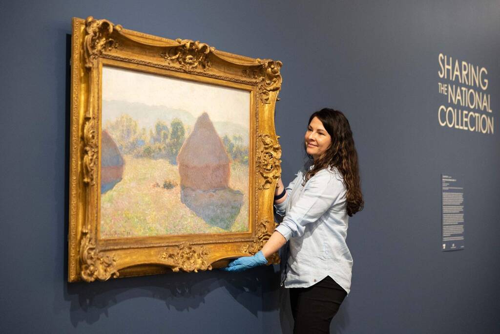 Curator with Monet 