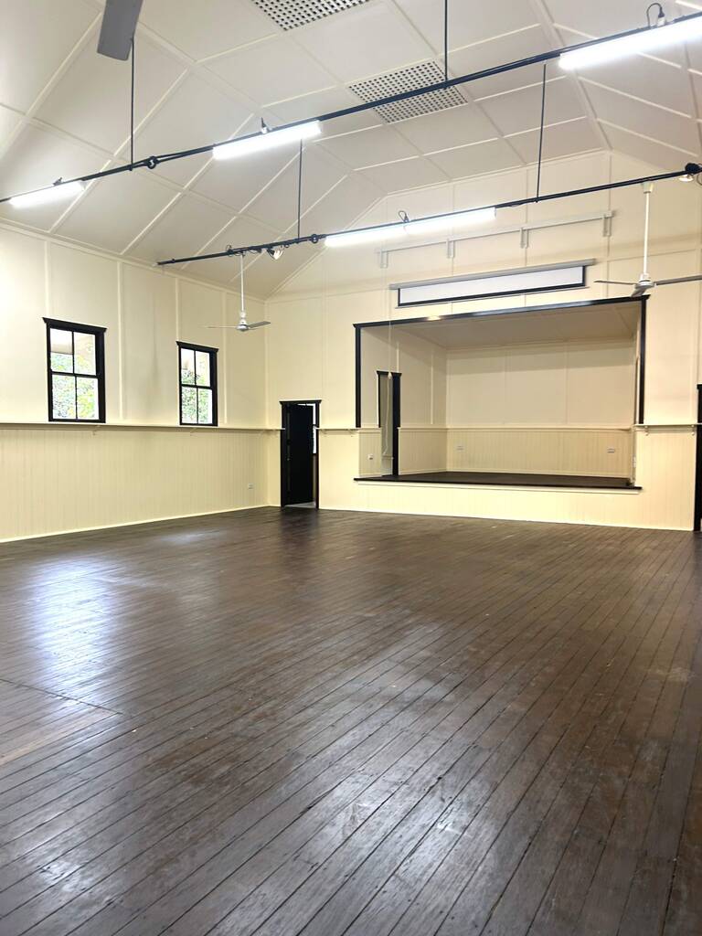 Crabbes Creek Hall interior 
